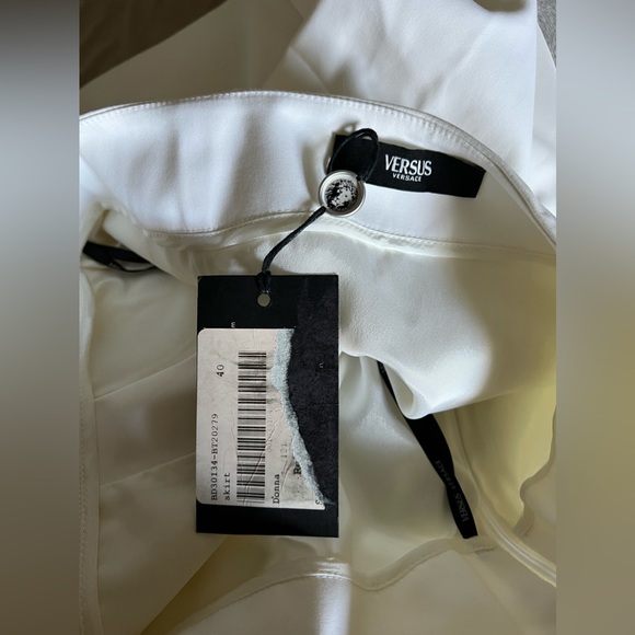 VERSUS VERSACE Striped Mini Skirt Size: S | US4, IT40 Medusa Safety Pin - Picture 9 of 10